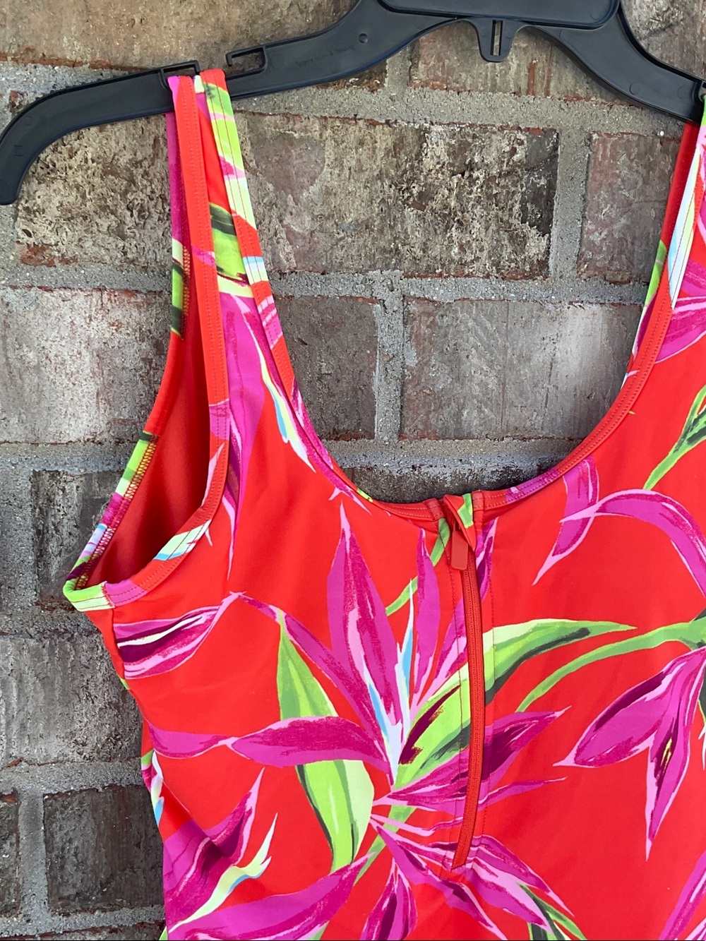 Take 50% OFF-Old Navy Tropical Floral One-Piece Swimsuit - Red, Size-M - Picture 5 of 8